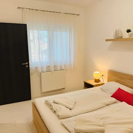 Leda Iii Aranypart Apartament *