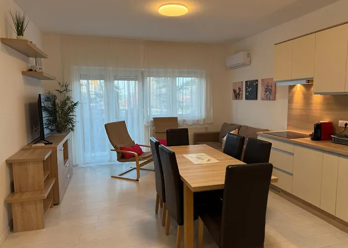 아파트 Leda Iii Aranypart *